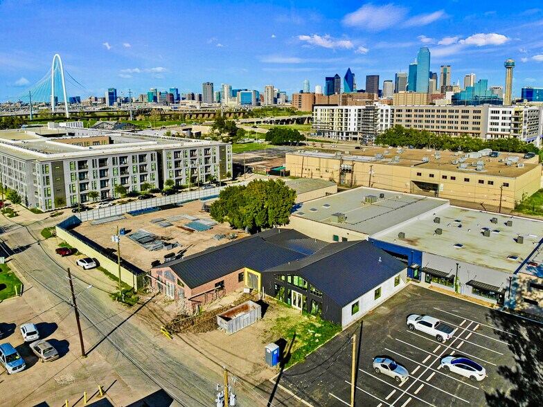 More Photos Of 2330 Langford St, Dallas Storefront For Sale