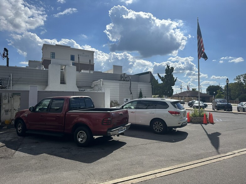 More Photos Of 2707 18th St S, Birmingham Restaurant For Lease