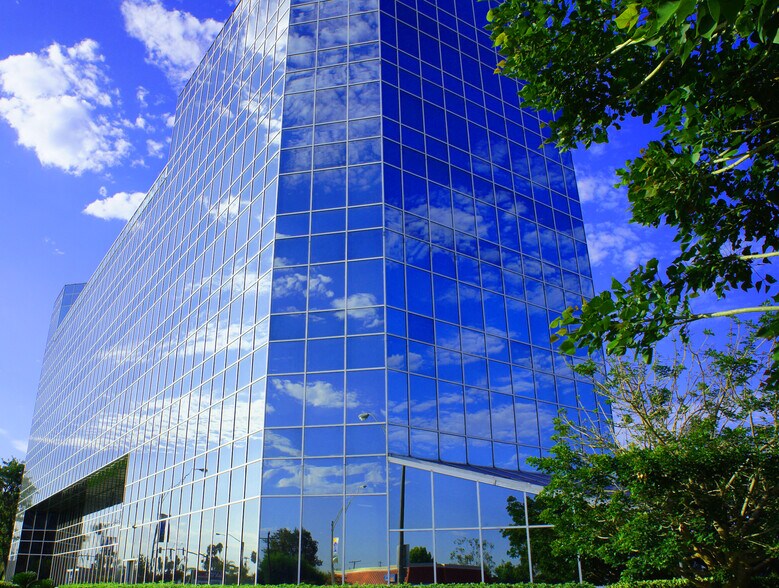 More Photos Of 5150 E Pacific Coast Hwy, Long Beach Office For Sale