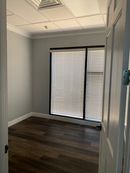 More Photos Of 406 S Waukesha St, Bonifay Office For Sale