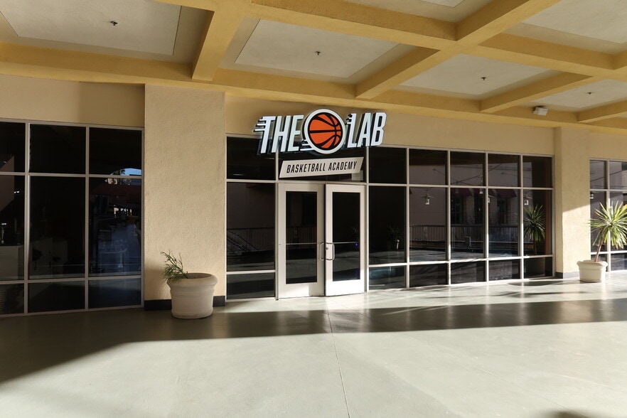 More Photos Of 520-550 Deep Valley Dr, Rolling Hills Estates Unknown For Lease