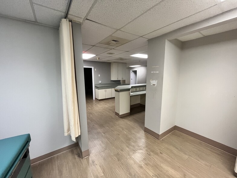 More Photos Of 3401 Capital Cir NE, Tallahassee Medical For Lease