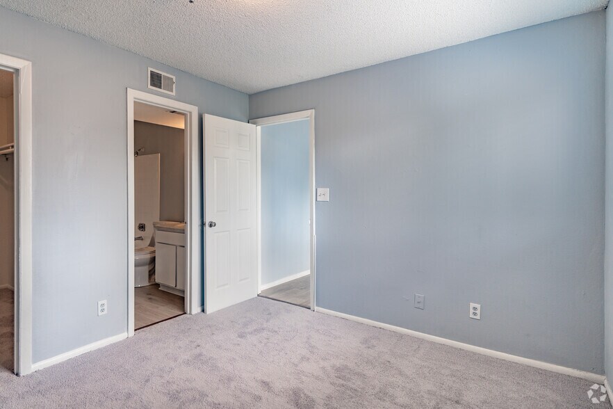 More Photos Of 4610 N Armenia Ave, Tampa Apartments For Sale