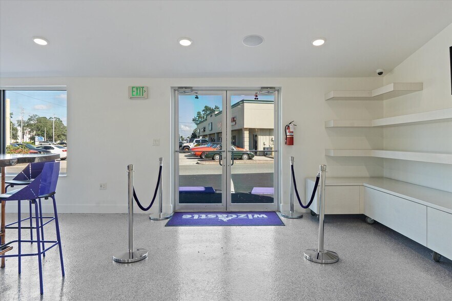 More Photos Of 389 N Us-17-92, Longwood Auto Dealership For Lease