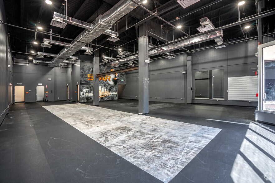 More Photos Of 420 Lincoln Rd, Miami Beach Loft Creative Space For Lease