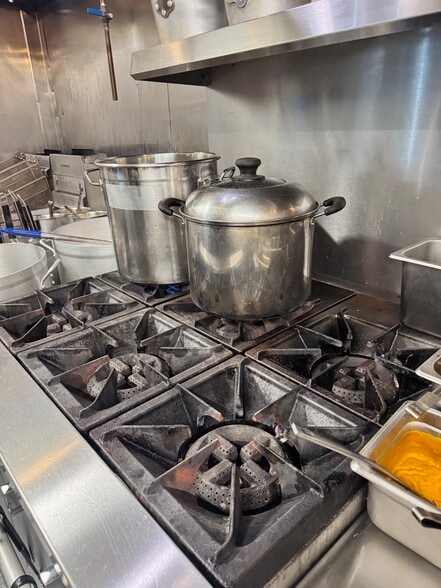 More Photos Of 516 S Jackson St, Seattle General Retail For Lease