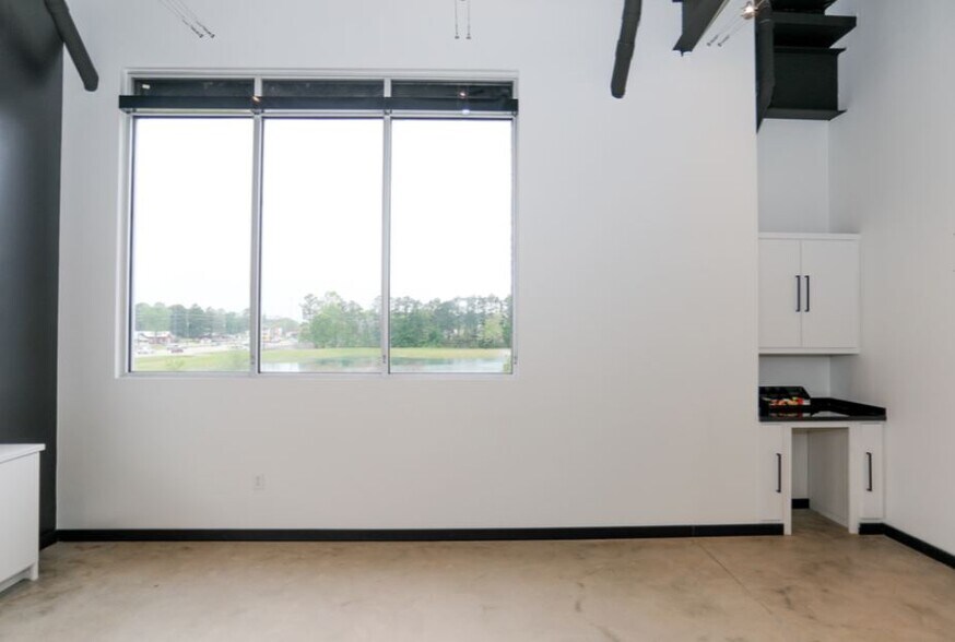 More Photos Of 525 Woodland Square Blvd, Conroe Coworking Space