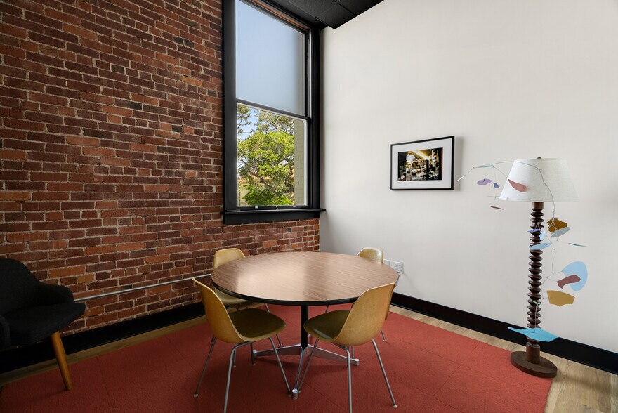 More Photos Of 11 5th St, Petaluma Loft Creative Space For Sale