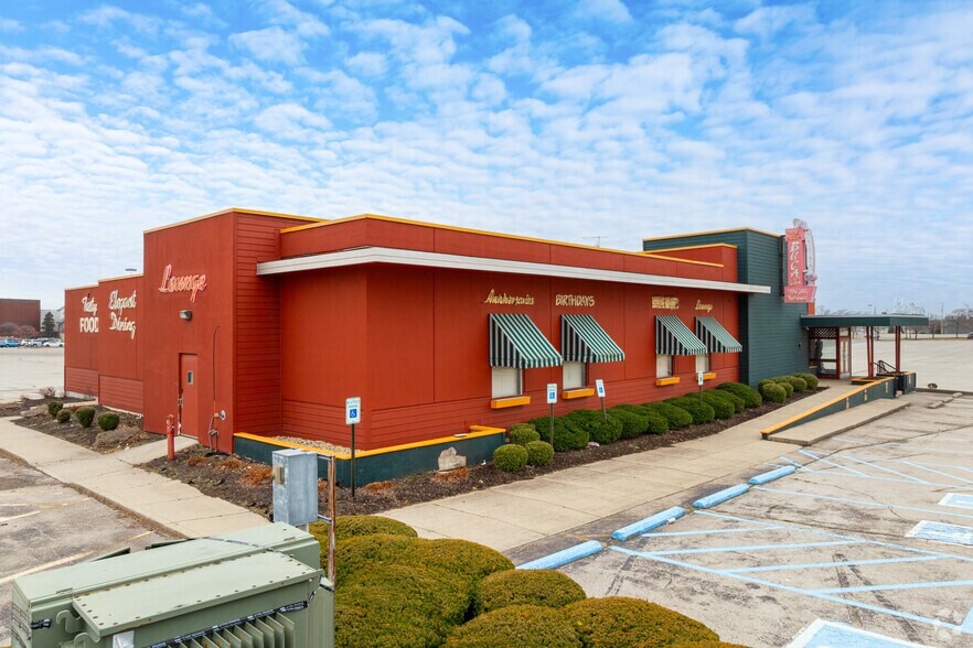 More Photos Of 6045 E 86th St, Indianapolis Restaurant For Lease