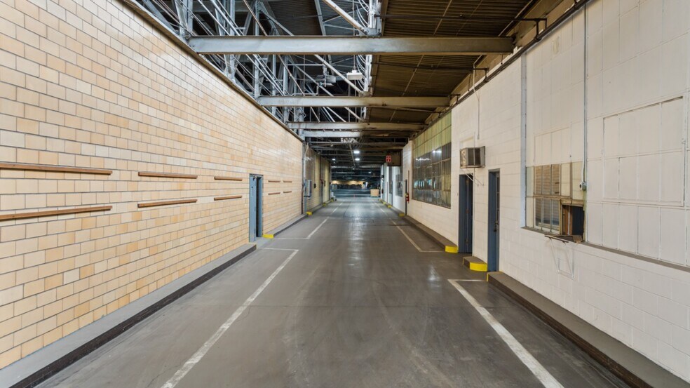 More Photos Of 16123 Armour St NE, Alliance Warehouse For Lease