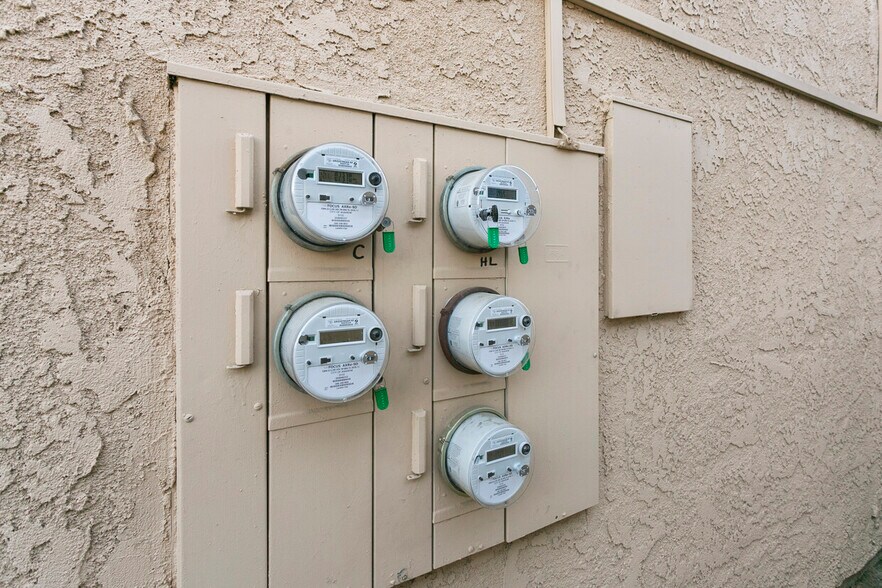 More Photos Of 1010 E Broadway, Anaheim Apartments For Sale