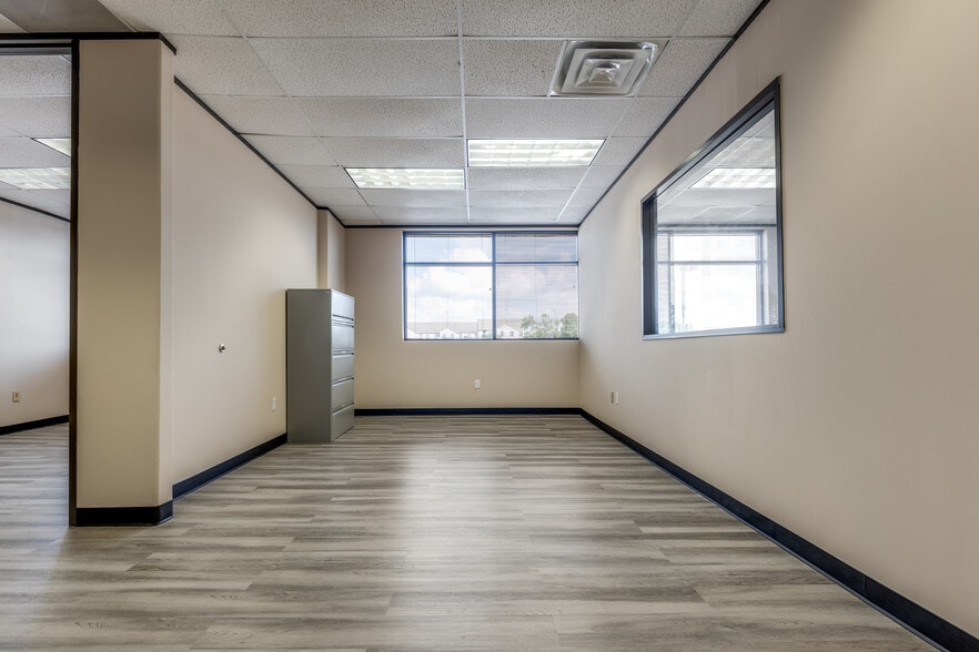 More Photos Of 14521 Old Katy Rd, Houston Unknown For Lease