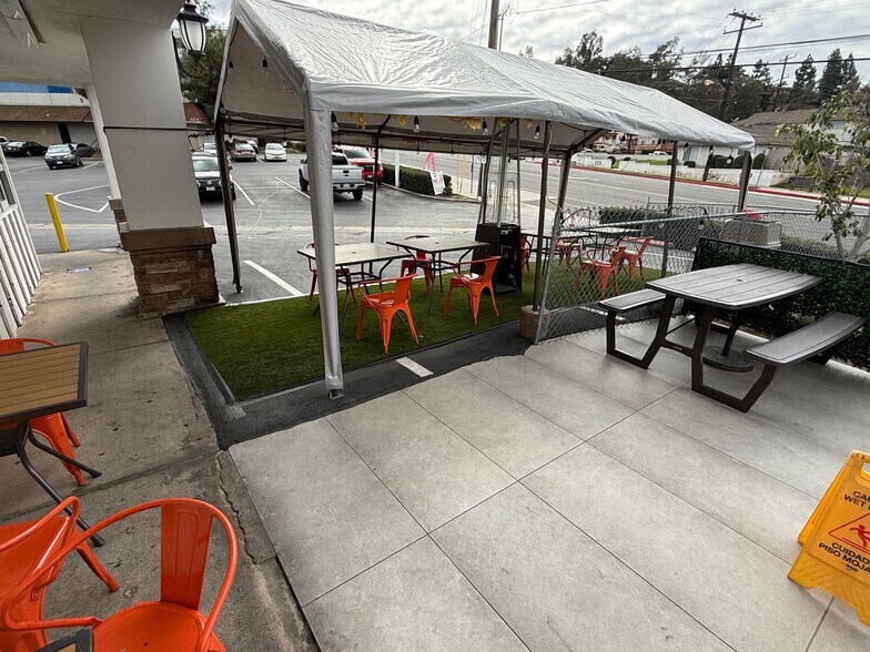 More Photos Of 108-122 N Tustin Ave, Anaheim Freestanding For Lease