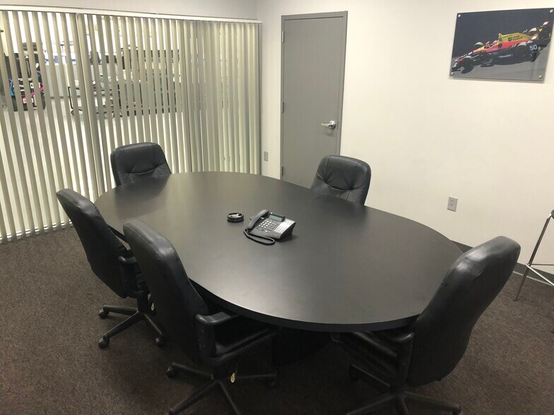 More Photos Of 114 Venture Dr, Pataskala Warehouse For Lease