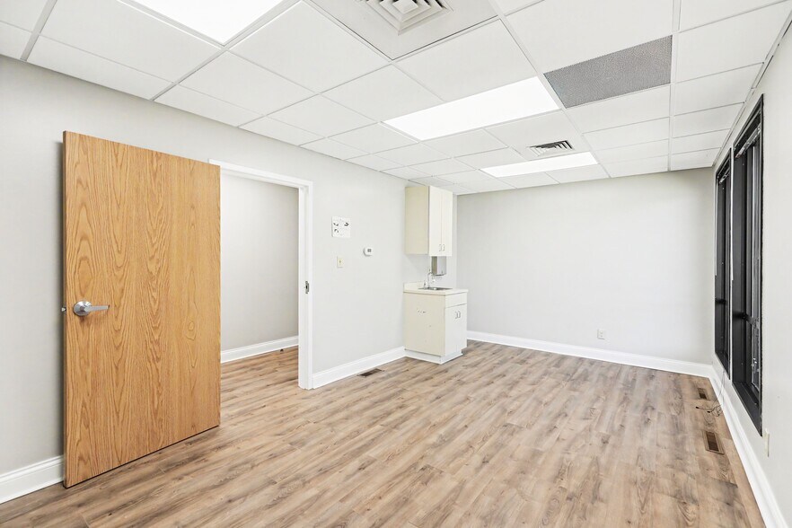 More Photos Of 470 Lake Concord Rd NE, Concord Office For Lease