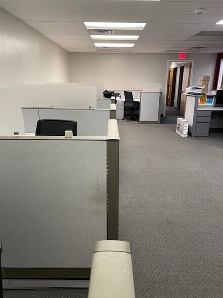 More Photos Of 44 Executive Blvd, Elmsford Loft Creative Space For Lease