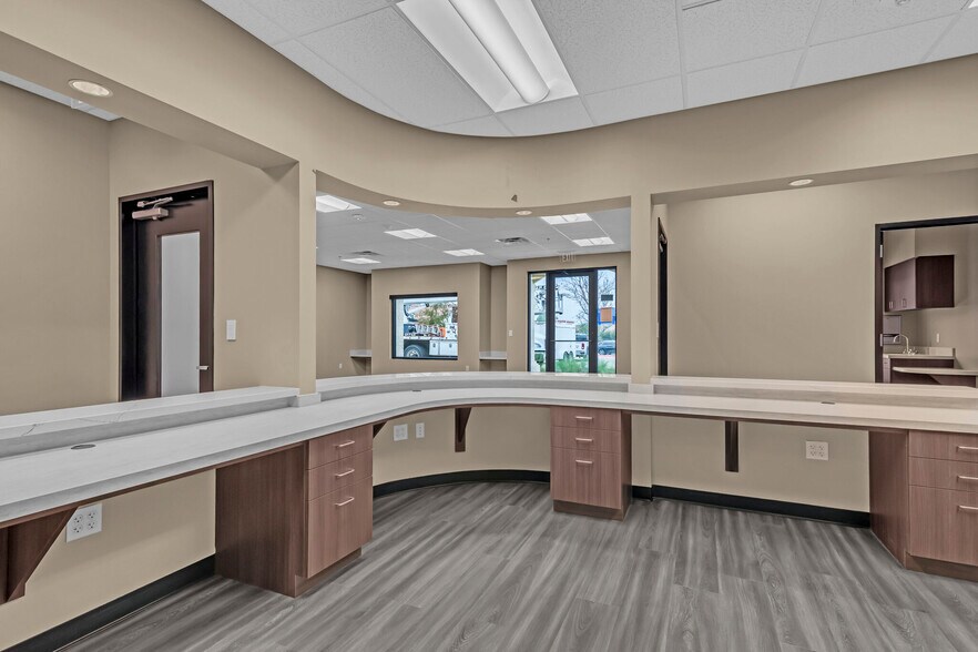 More Photos Of 171 W Southlake Blvd, Southlake Medical For Lease