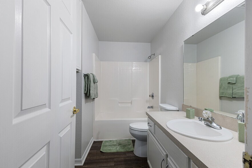 More Photos Of 3726 Cleveland Heights Blvd, Lakeland Apartments For Sale