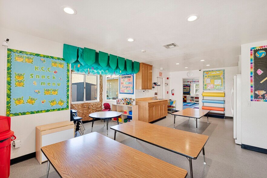 More Photos Of 12883 Amethyst Rd, Victorville Daycare Center For Sale