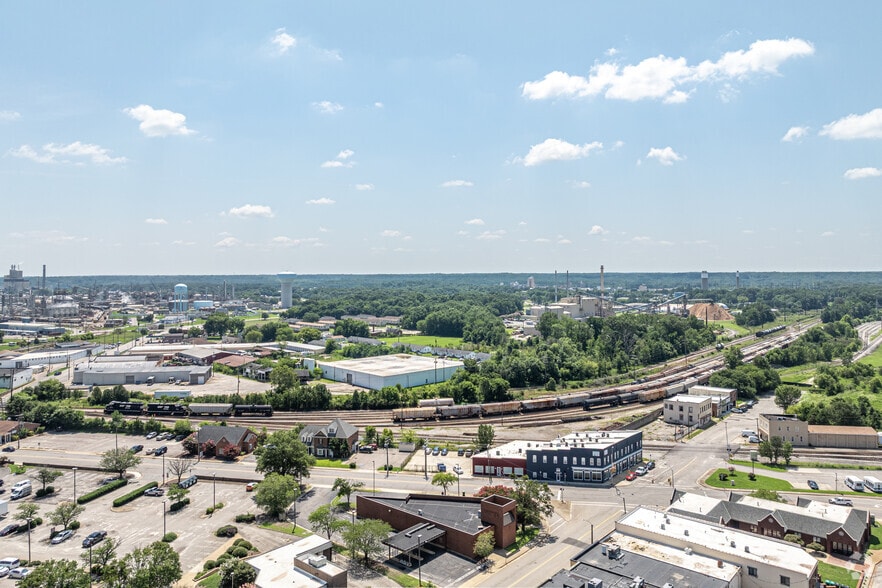 More Photos Of 101 E City Point Rd, Hopewell Bank For Sale