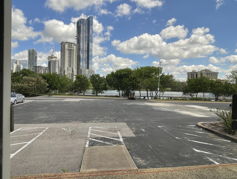 More Photos Of 512 E Riverside Dr, Austin Office For Lease
