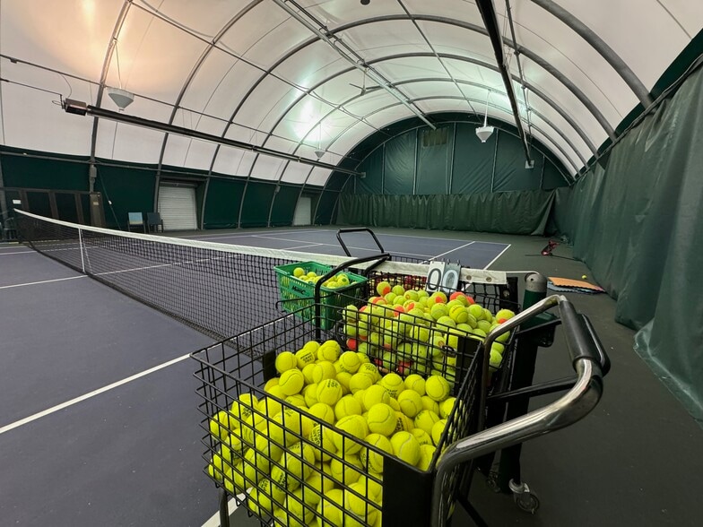 More Photos Of 80 Commercial Way, Springboro Sports And Entertainment For Sale