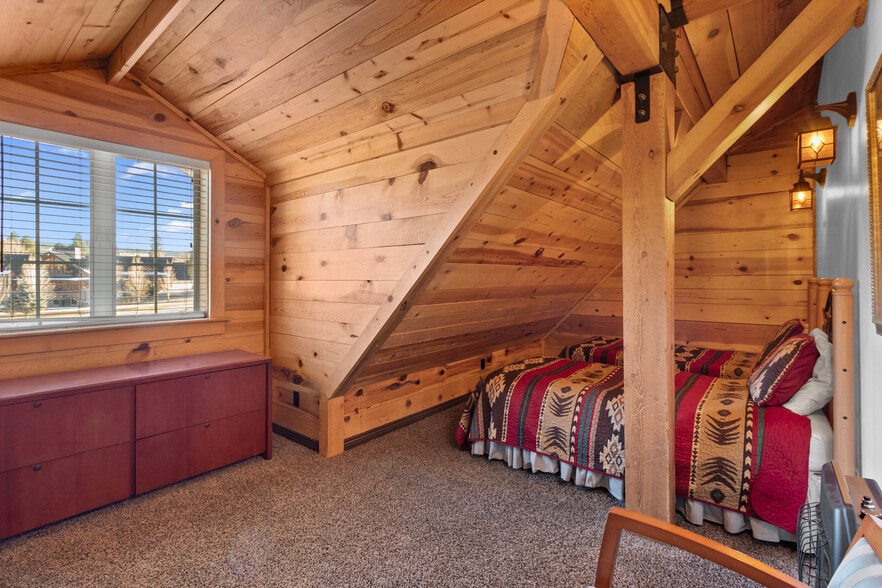 More Photos Of 1613 Black Canyon Rd, Heber Lodge Meeting Hall For Sale