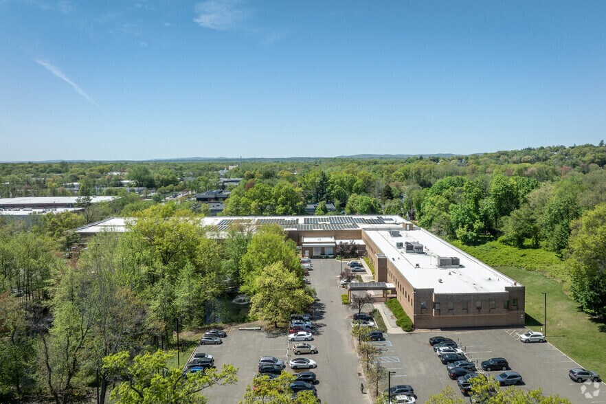More Photos Of 82 Totowa Rd, Wayne Medical For Lease