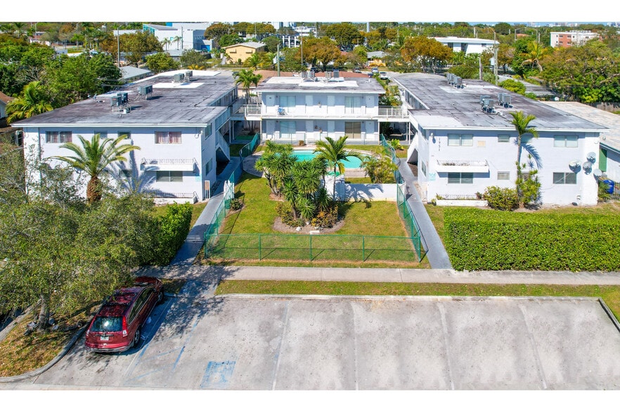 Primary Photo Of 1951 NE 167th St, North Miami Beach Apartments For Sale
