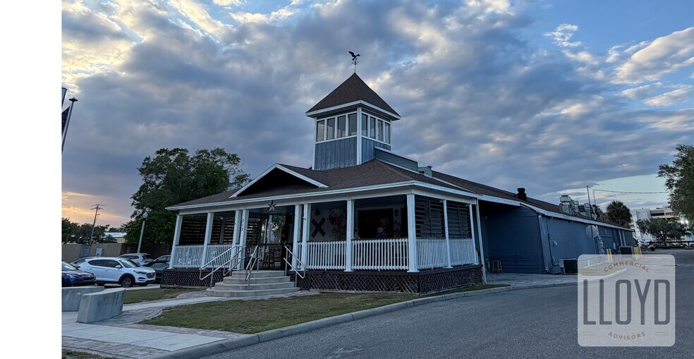 Primary Photo Of 212 W 1st St, Sanford Restaurant For Sale
