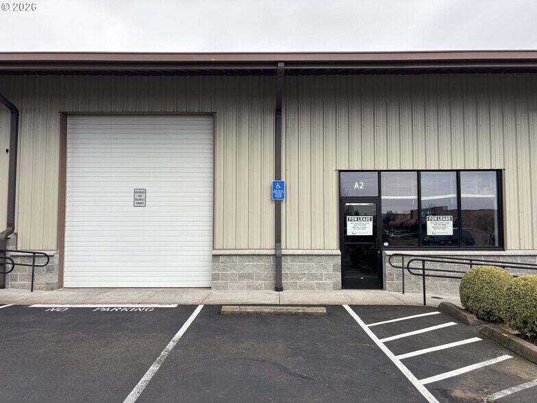 More Photos Of 2401 E Hancock St, Newberg Flex For Lease