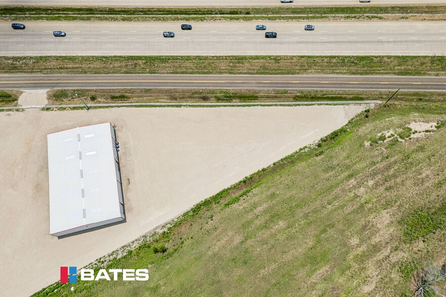 More Photos Of 5200 N I-45 Hwy, Ennis Unknown For Lease