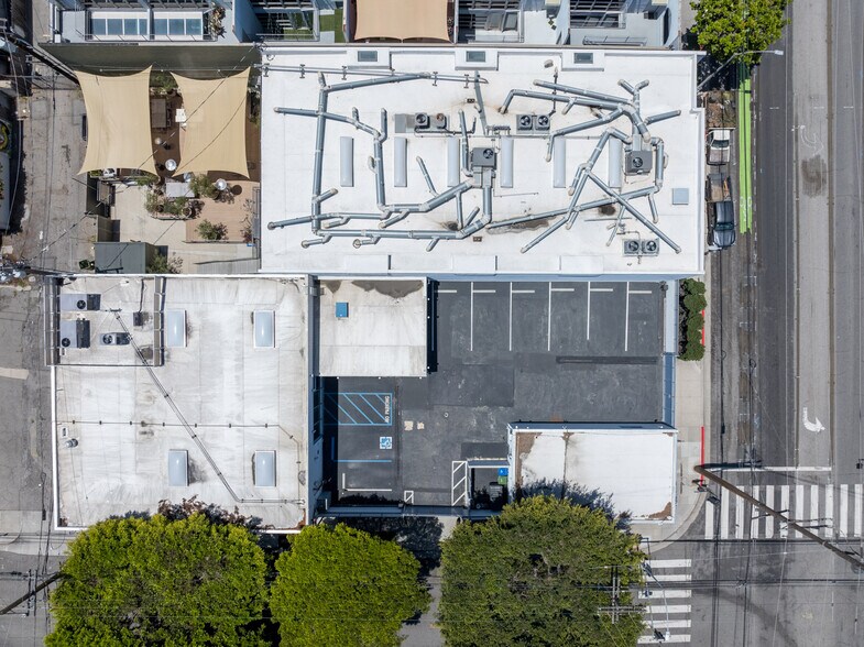 More Photos Of 1762 14th St, Santa Monica Office For Sale