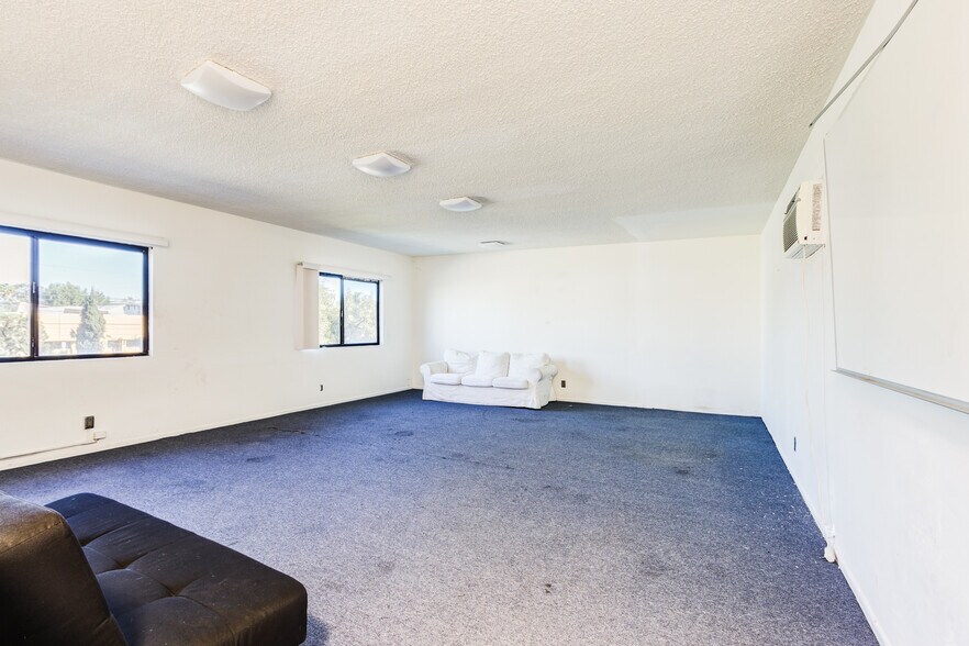 More Photos Of 8642 Venice Blvd, Los Angeles Office Residential For Sale