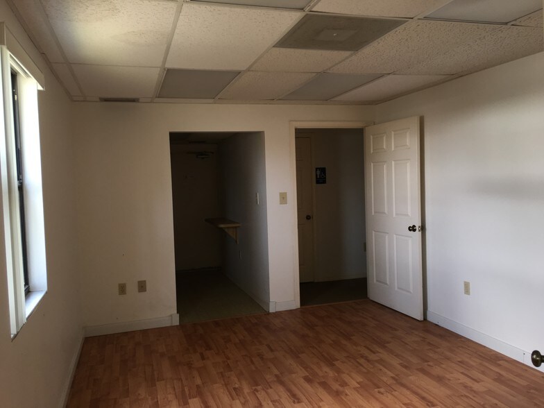 More Photos Of 27725 Old US Highway 41, Bonita Springs Office For Lease