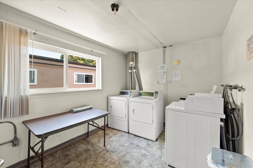 More Photos Of 1440 Gordon St, Redwood City Apartments For Sale