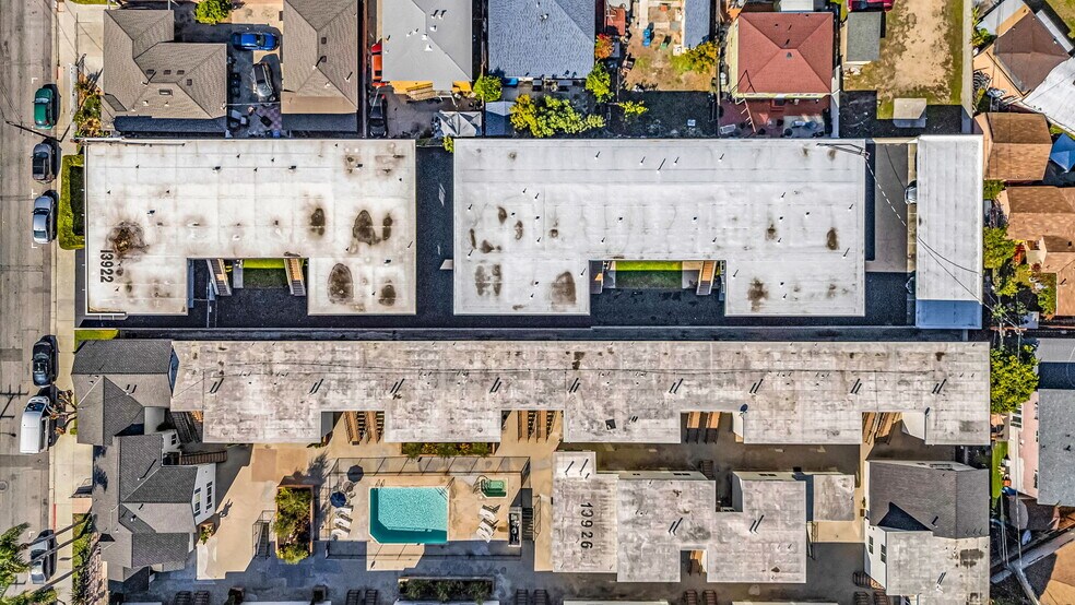 More Photos Of 13922 Yukon Ave, Hawthorne Apartments For Sale