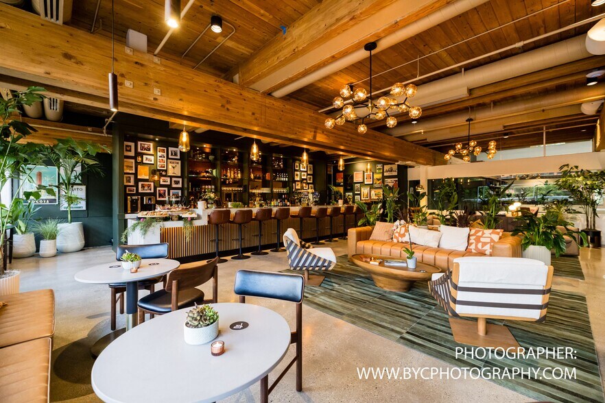 More Photos Of 4444 W Lakeside Dr, Burbank Office For Lease