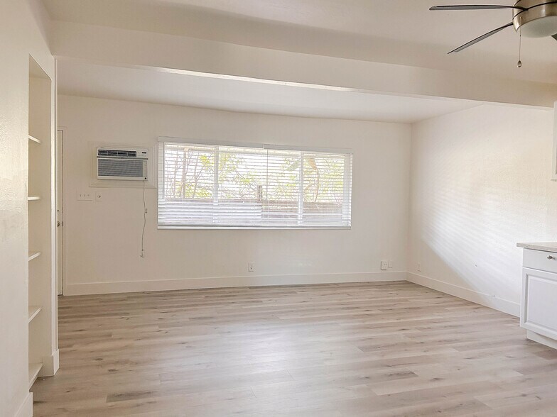 More Photos Of 2652 21st Ave, Sacramento Apartments For Sale