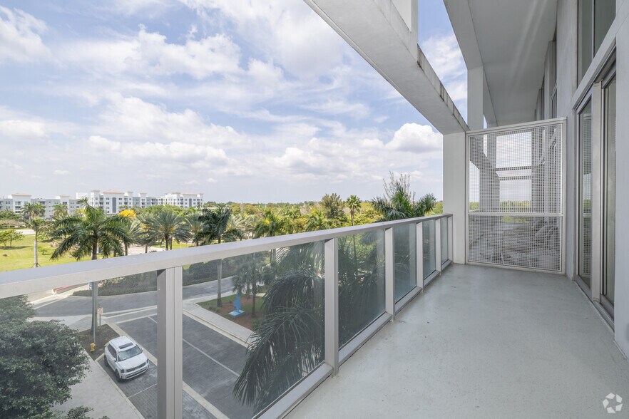 More Photos Of 2000 Metropica Way, Fort Lauderdale Apartments For Sale