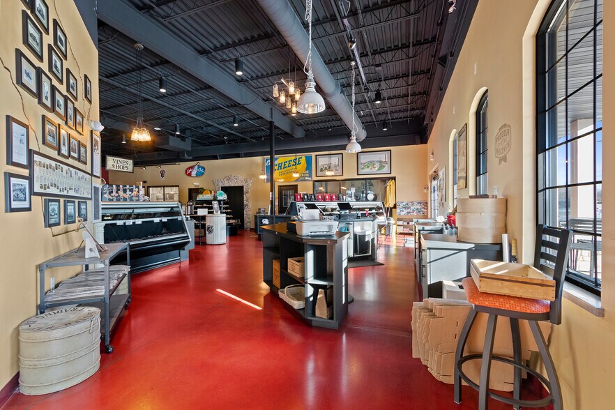 More Photos Of 8103 WI-42 Hwy, Egg Harbor General Retail For Sale