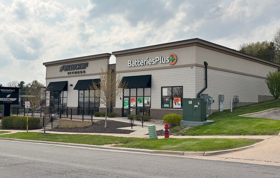 More Photos Of 4704 E Washington Ave, Madison Freestanding For Lease