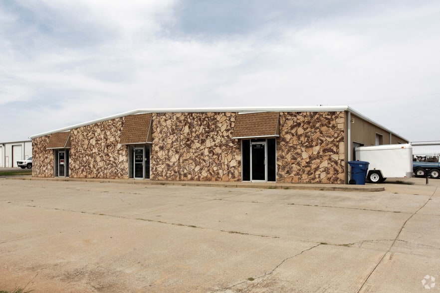 More Photos Of 831-841 Industrial Dr, Yukon Light Manufacturing For Sale