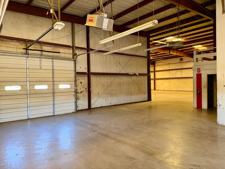 More Photos Of 2412 Kemp Blvd, Wichita Falls Light Manufacturing For Sale