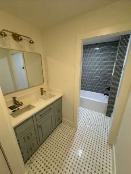 More Photos Of 1105 N Meyer Rd, Seabrook Office For Sale