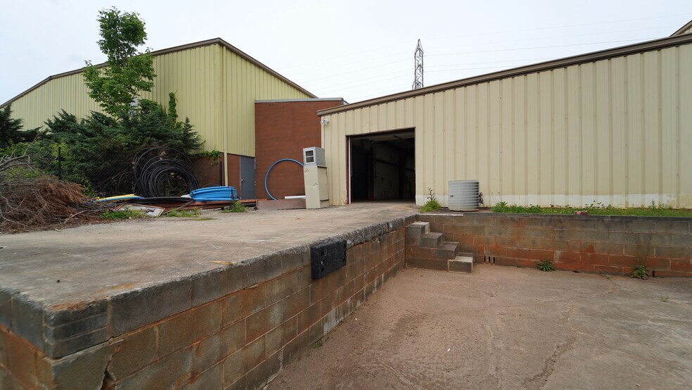 More Photos Of 662 Angus Ct, Rural Hall Light Distribution For Lease