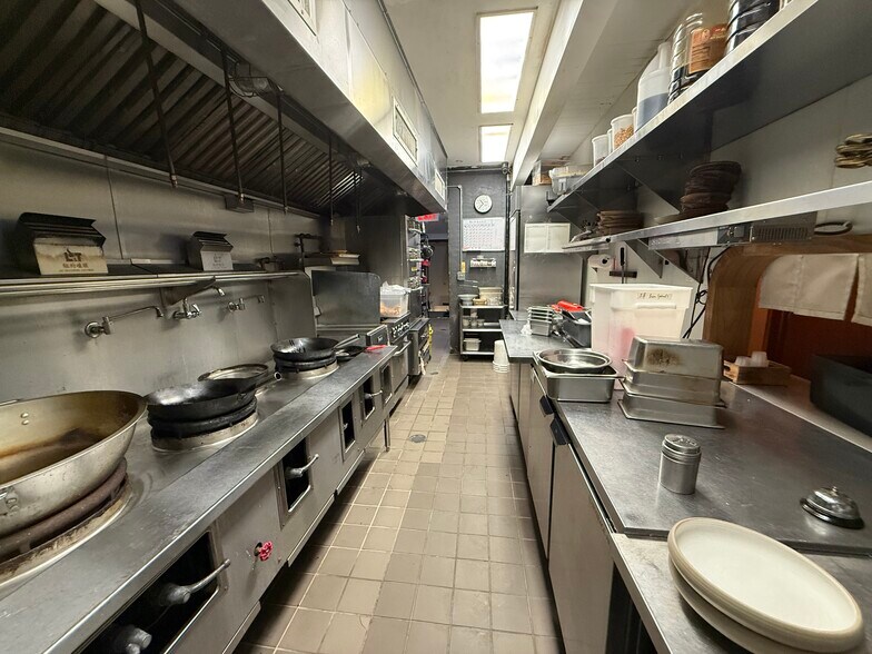 More Photos Of 318 Bedford Ave, Brooklyn Apartments For Lease