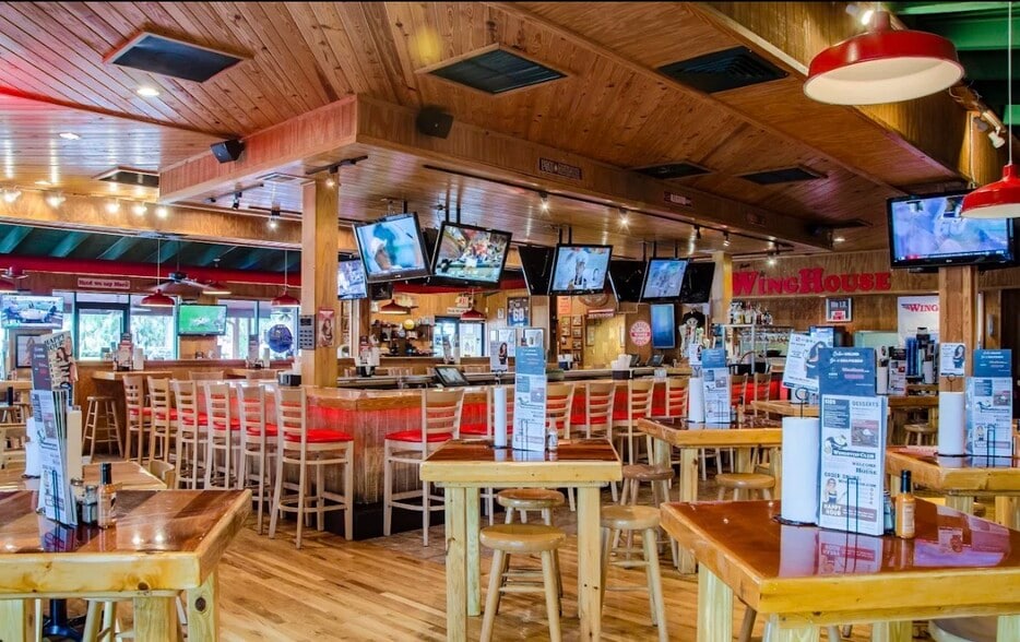 More Photos Of 3201 Parkway Center Ct, Orlando Restaurant For Lease
