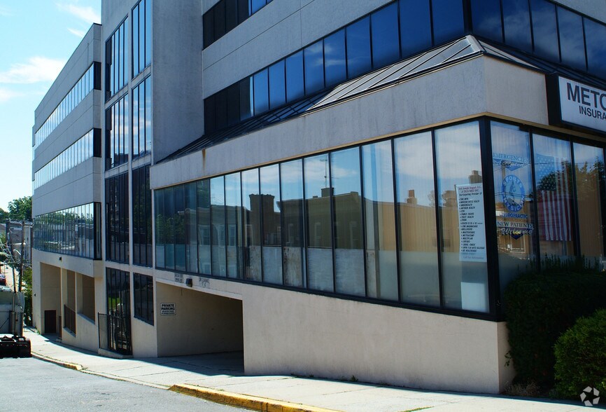 More Photos Of 596 Anderson Ave, Cliffside Park Office For Lease