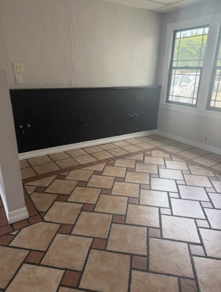 More Photos Of 1003 A St, Tracy Freestanding For Sale